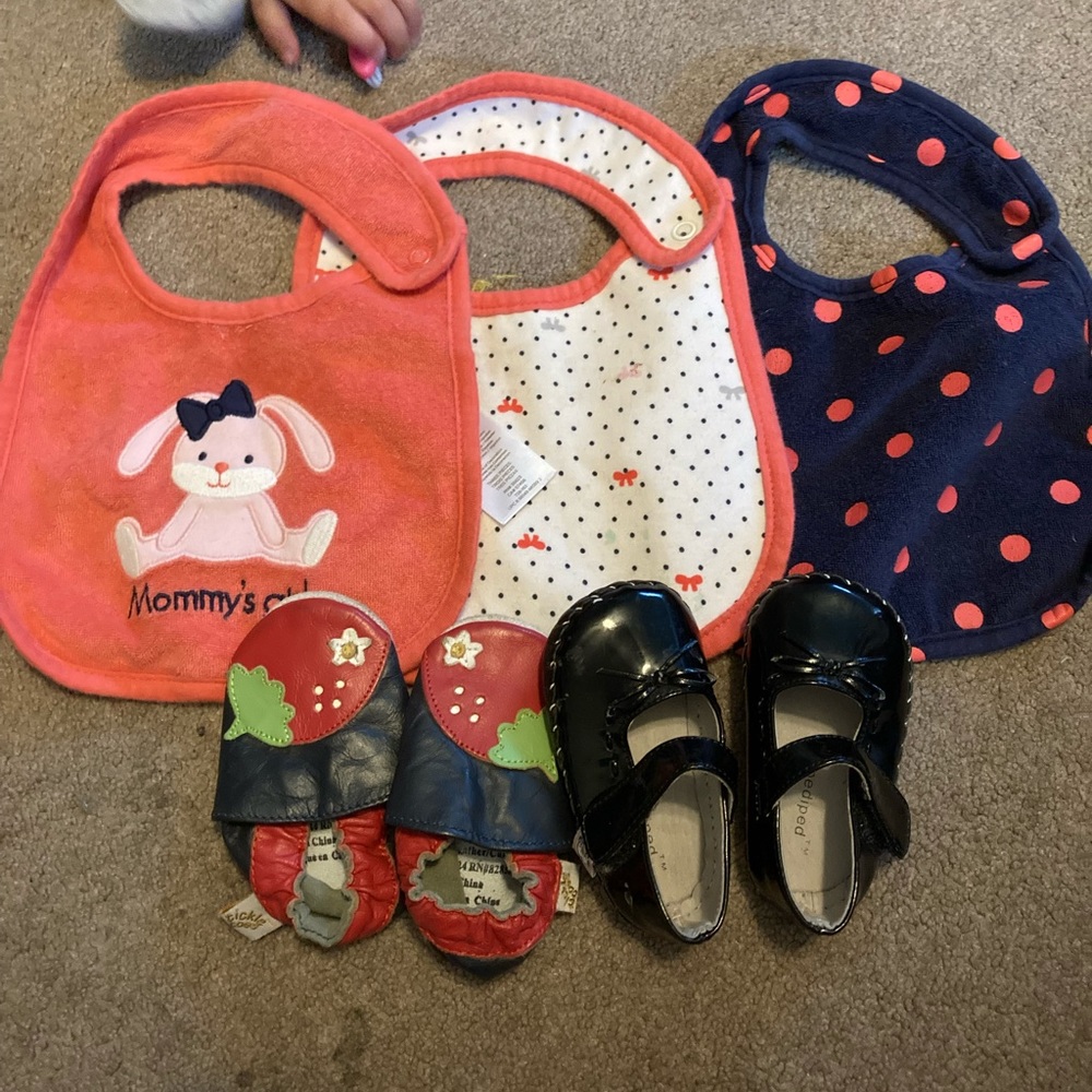 Bibs and newborn girl shoes